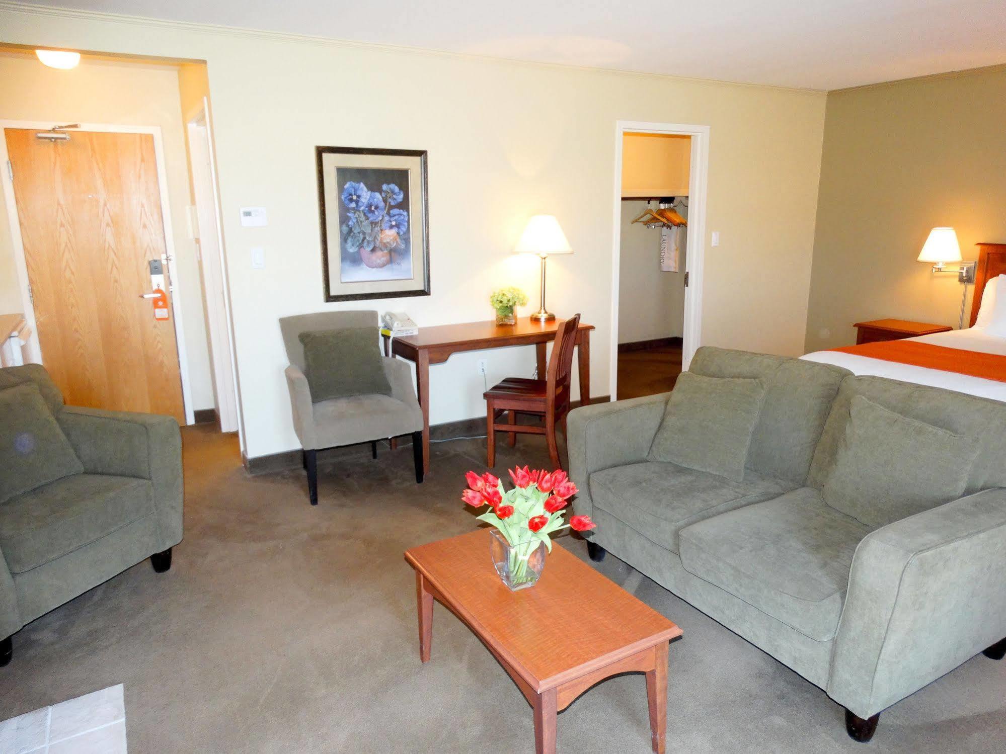 Amsterdam Inn & Suites Moncton Ngoại thất bức ảnh