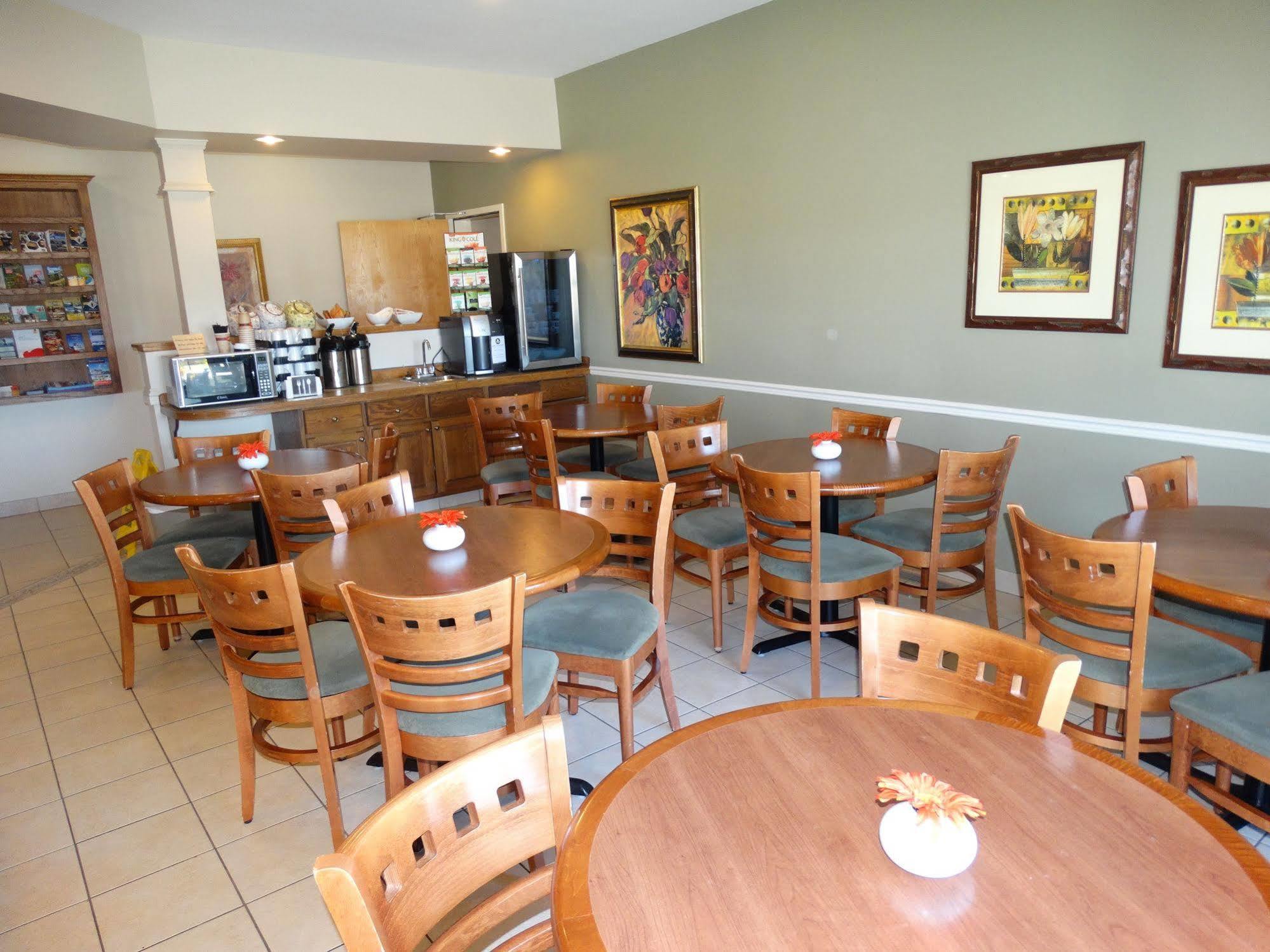 Amsterdam Inn & Suites Moncton Ngoại thất bức ảnh